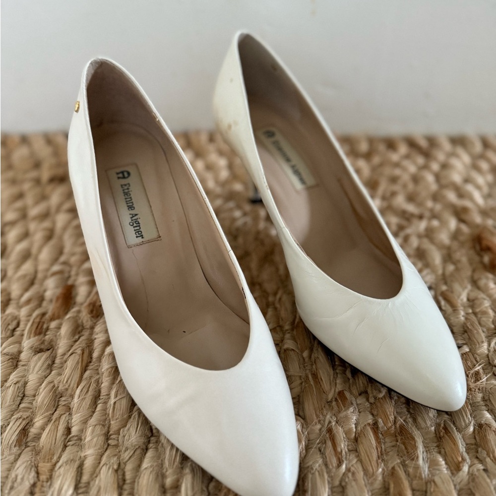 Etienne Aigner Vintage White Heels with Pointed Toe
